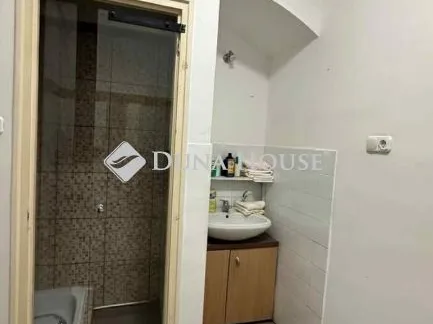 Eladó kereskedelmi és ipari ingatlan Budapest XI. kerület 458 nm