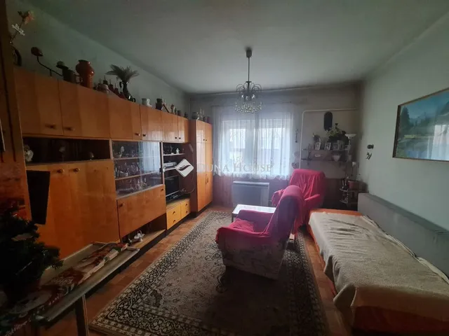 Eladó ház Budapest XX. kerület, Debrecen utca 234 nm