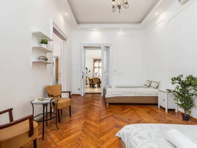 Eladó lakás Budapest VI. kerület 100 nm