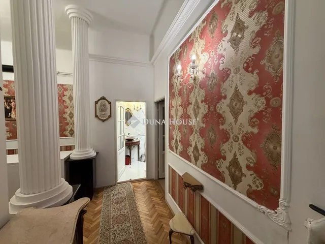 Kiadó lakás Budapest V. kerület, Vértanúk tere 63 nm