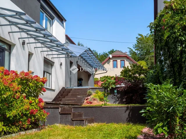 Eladó ház Gödöllő 292 nm