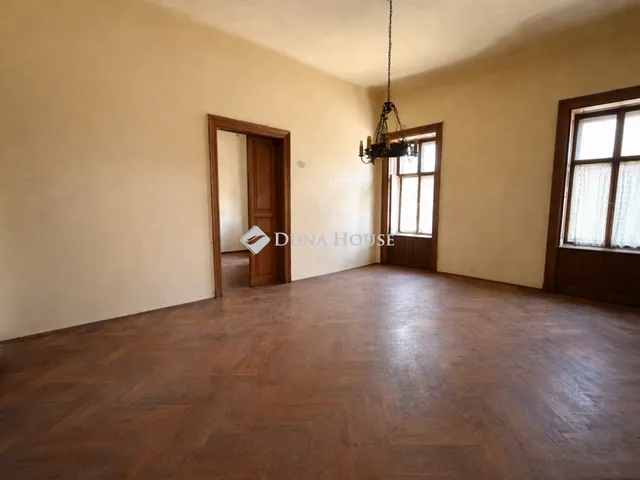 Eladó lakás Budapest V. kerület 134 nm