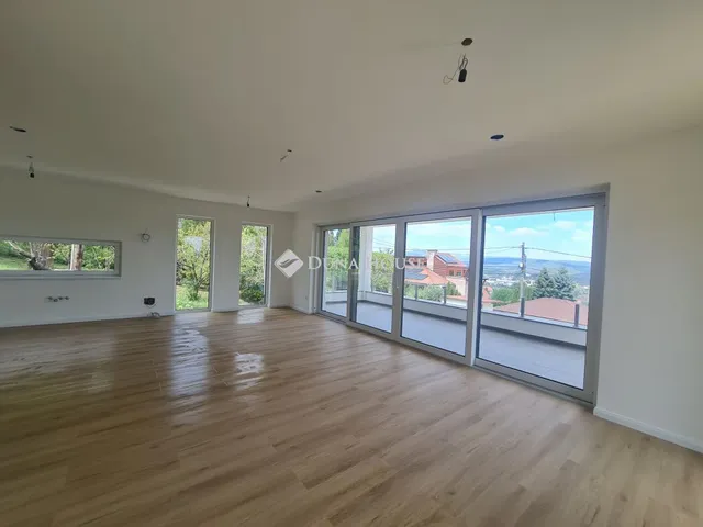 Eladó ház Solymár 246 nm