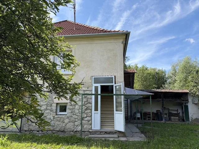 Eladó ház Csatka 260 nm