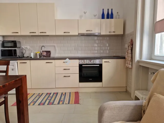 Kiadó lakás Budapest V. kerület, Papnövelde utca 80 nm