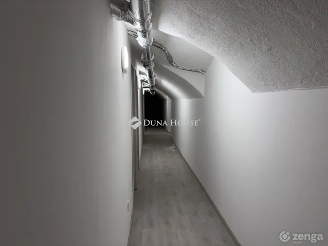 Eladó kereskedelmi és ipari ingatlan Budapest XIV. kerület 285 nm
