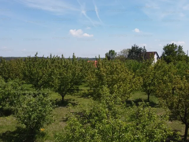 Eladó telek Balatonkenese 3582 nm