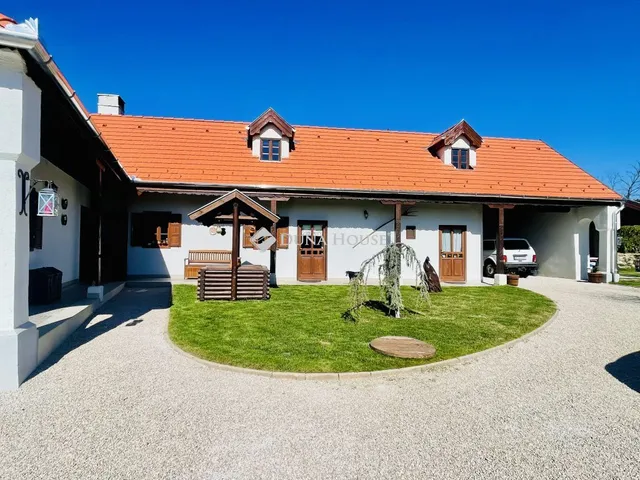 Eladó ház Vértesacsa 210 nm