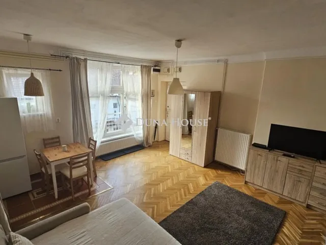 Eladó lakás Budapest VI. kerület 29 nm