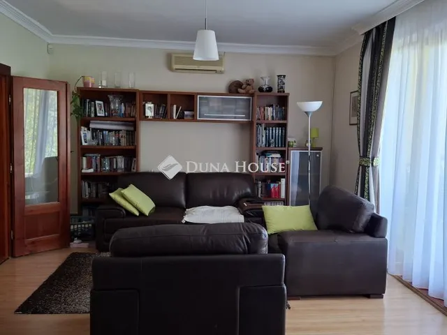 Eladó ház Dömös 196 nm