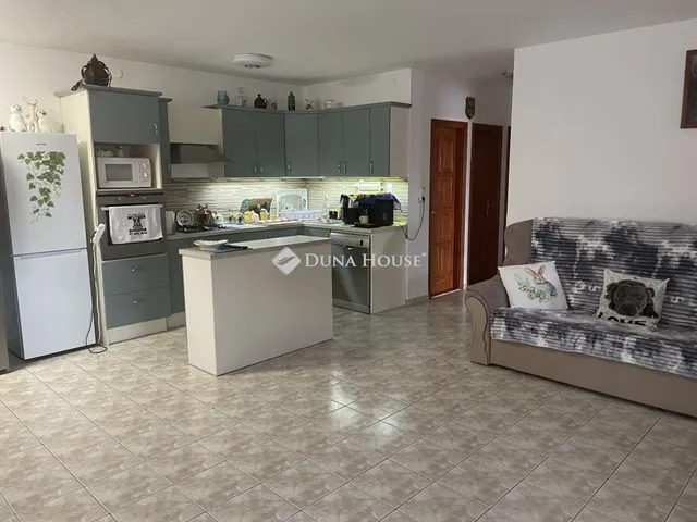 Eladó ház Tápiószele 175 nm