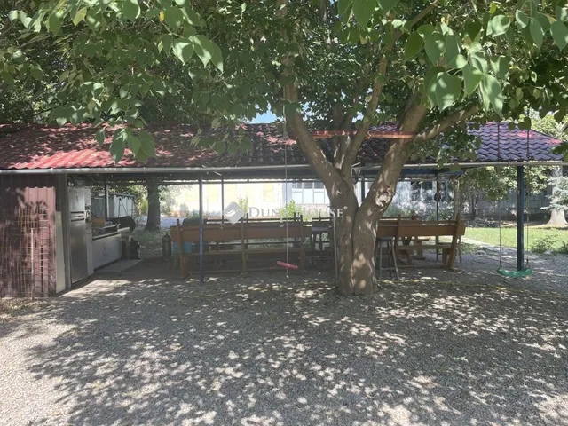 Eladó kereskedelmi és ipari ingatlan Ács, Gyár utca 3283 nm