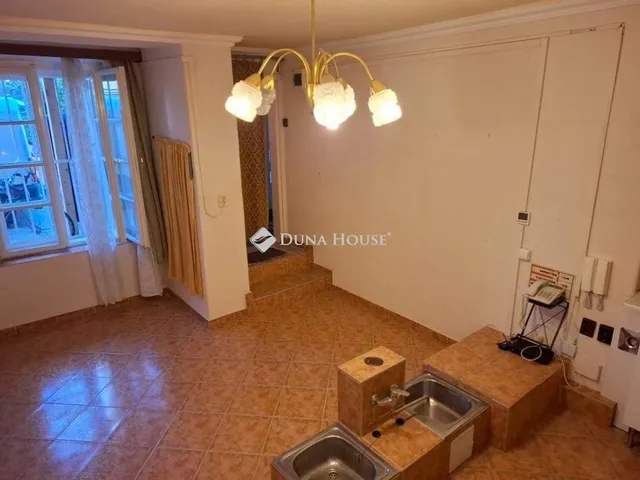 Eladó kereskedelmi és ipari ingatlan Budapest XII. kerület, Németvölgyi út 20 nm