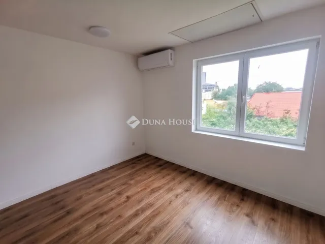 Eladó lakás Budapest IV. kerület, Zrínyi utca 100 nm