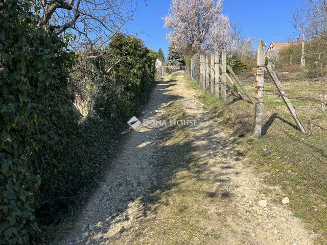Eladó telek Pécs, Dongó dűlő 765 nm