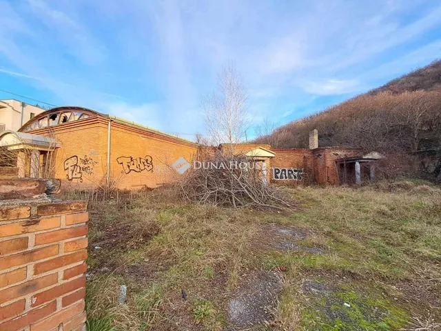 Eladó ház Pécs, Jakabhegyi út 576 nm