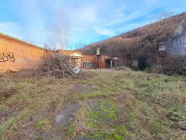 Eladó ház Pécs, Jakabhegyi út 576 nm