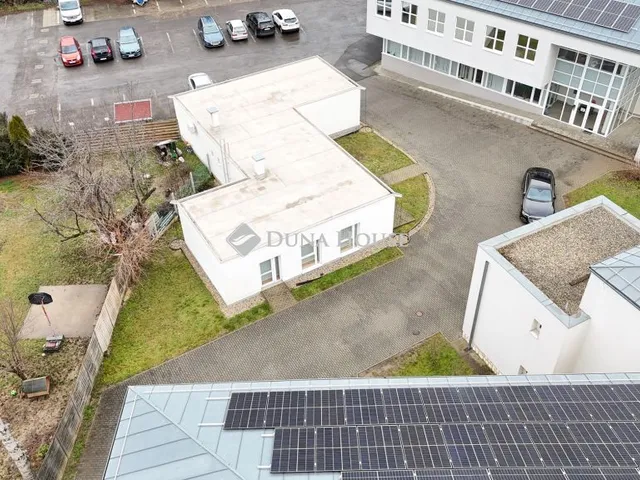 Eladó kereskedelmi és ipari ingatlan Pécs, Kertváros utca 131 nm
