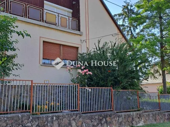 Eladó ház Geresdlak 244 nm