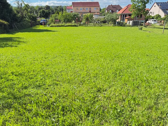 Eladó telek Pécs 2000 nm