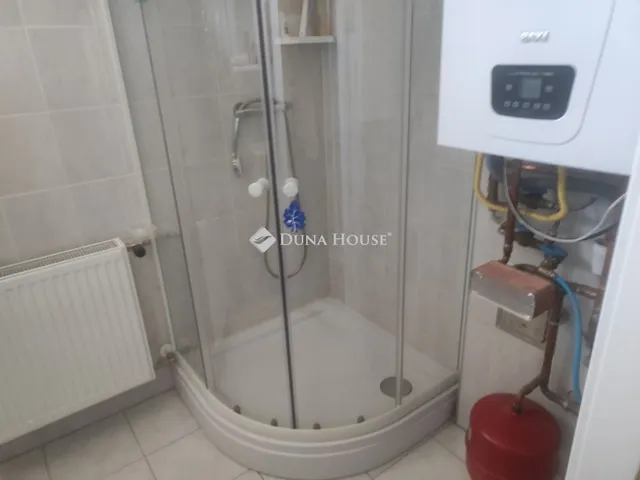 Eladó kereskedelmi és ipari ingatlan Pécs 613 nm