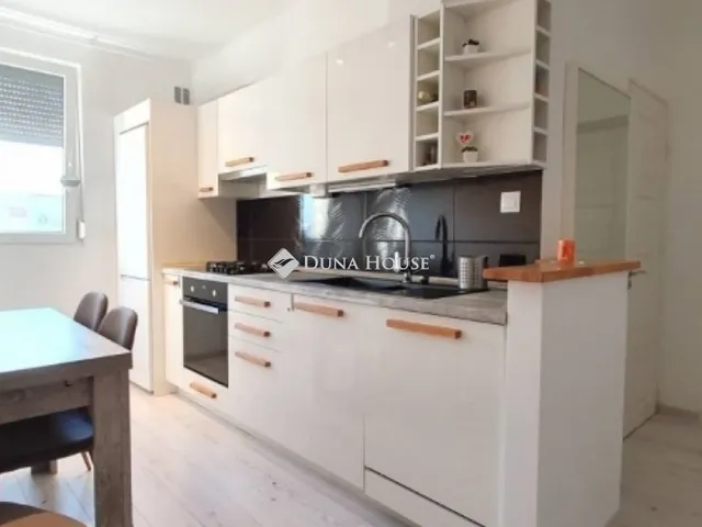 Eladó lakás Pécs 54 nm