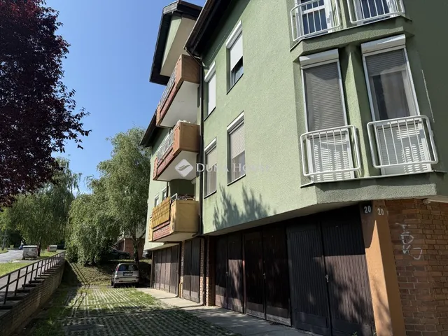 Eladó lakás Pécs, Illyés Gyula út 88 nm