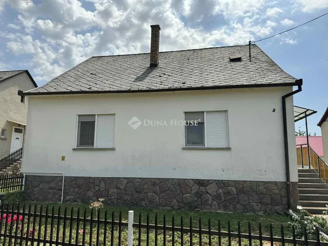 Eladó ház Pécs, Vöröshegy utca 136 nm