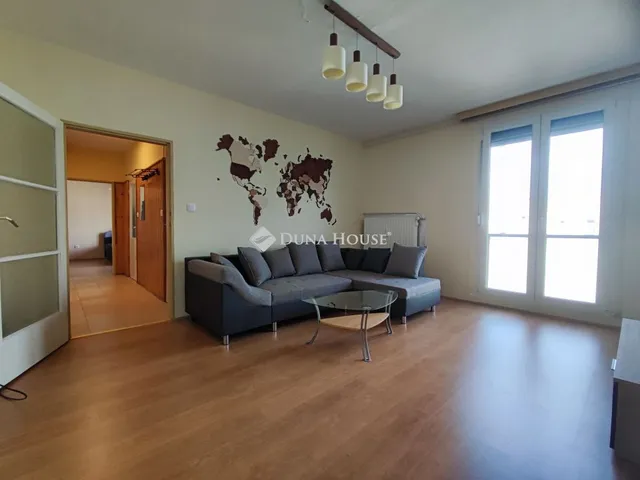 Kiadó lakás Pécs, Dombay János utca 54 nm