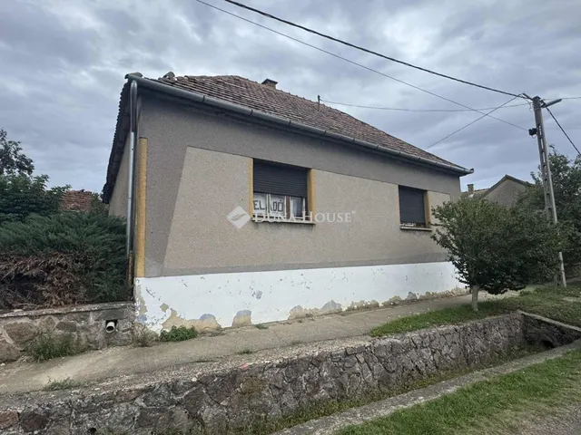 Eladó ház Erdősmecske, Petőfi utca 89 nm