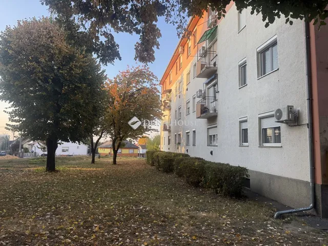 Eladó lakás Pécs, Dobó István utca 86 nm