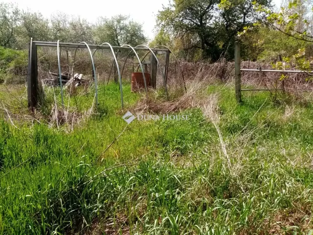 Eladó telek Pécs 744 nm