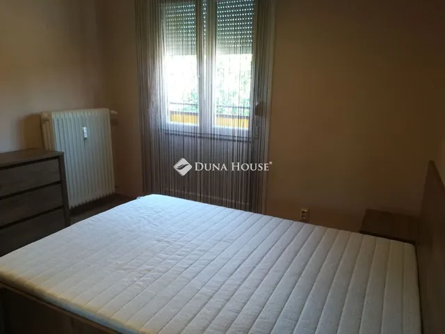 Kiadó lakás Pécs, Madách Imre utca 54 nm