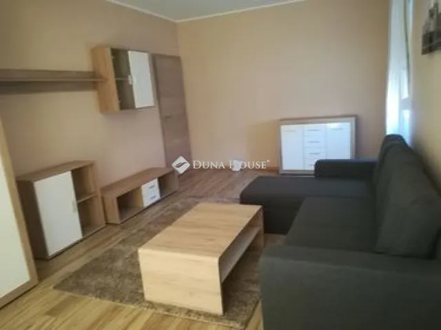 Kiadó lakás Pécs, Madách Imre utca 54 nm