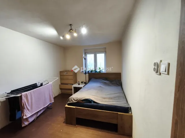 Eladó ház Pécs, Csákány utca 50 nm