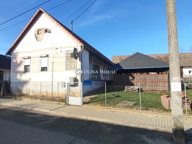 Eladó ház Kakasd, Deák Ferenc utca 100 nm