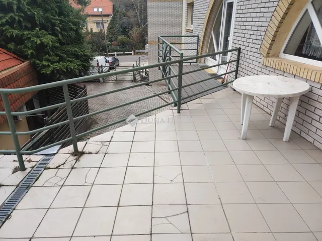 Kiadó lakás Pécs, Fábián Béla utca 48 nm