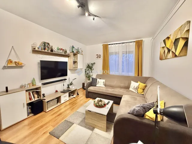 Eladó lakás Pécs, Nagy Imre út 74 nm