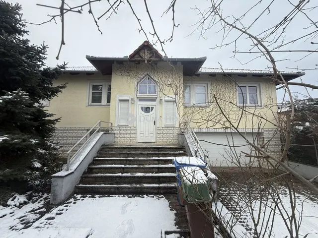 Eladó ház Pécs 251 nm