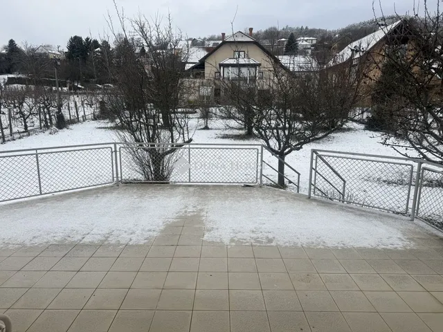 Eladó ház Pécs, Bártfa utca 251 nm