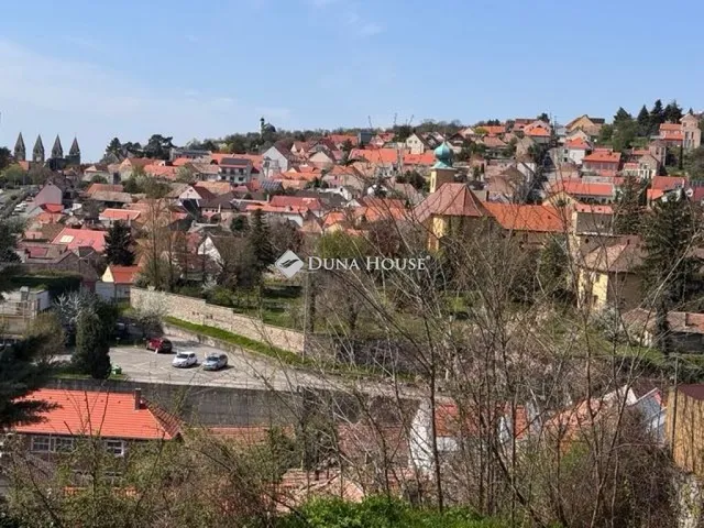 Eladó telek Pécs 226 nm