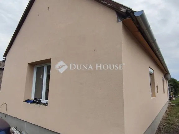 Eladó ház Szentlőrinc 80 nm
