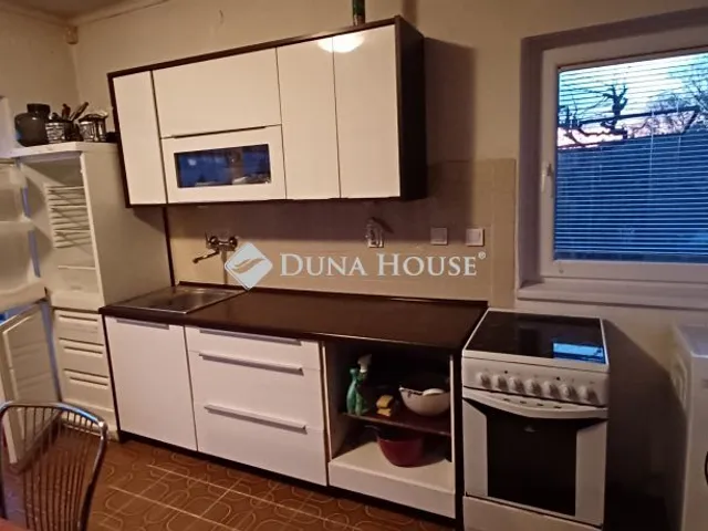 Eladó ház Pécs, Szkókó tető köz 48 nm