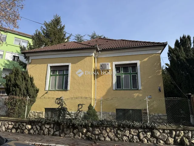 Eladó ház Pécs, Nagyszeben utca 120 nm