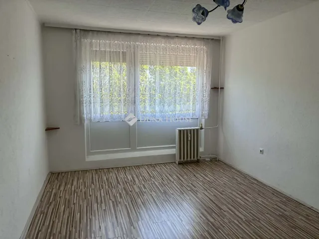 Eladó lakás Szentlőrinc 57 nm
