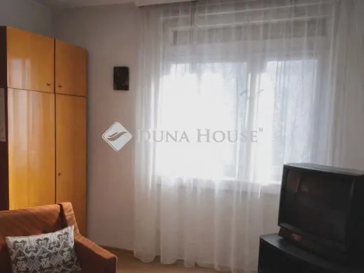 Eladó lakás Pécs, Júlia utca 47 nm