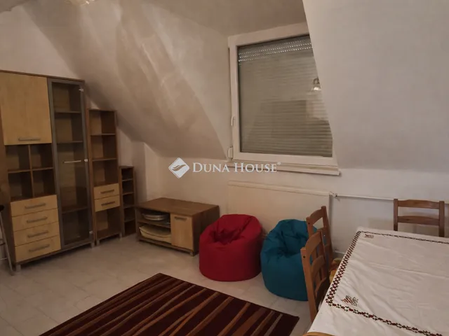 Kiadó ház Pécs 170 nm