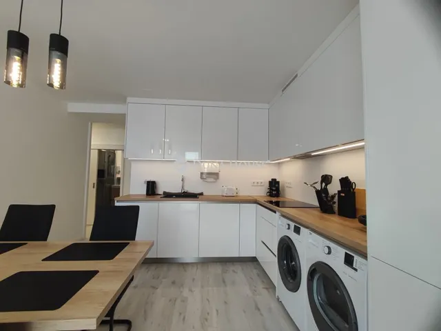 Kiadó lakás Pécs, Kodály Zoltán utca 53 nm