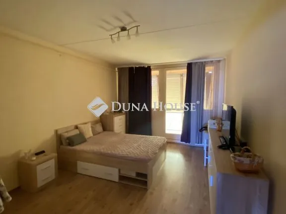 Eladó lakás Pécs, Malomvölgyi út 50 nm