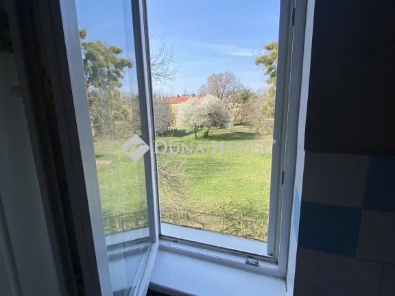 Eladó lakás Komló, Nagy László utca 52 nm